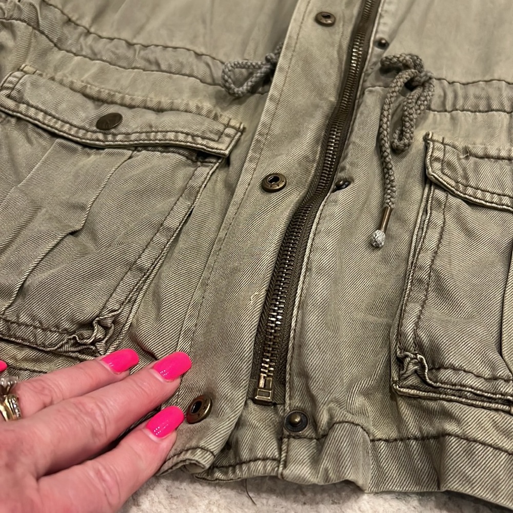Distressed Army Green Jacket - Picture 6 of 9